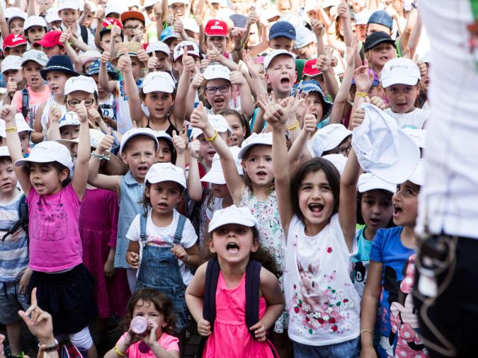 Primacanta: children singing in front of the Römer in Frankfurt am Main
