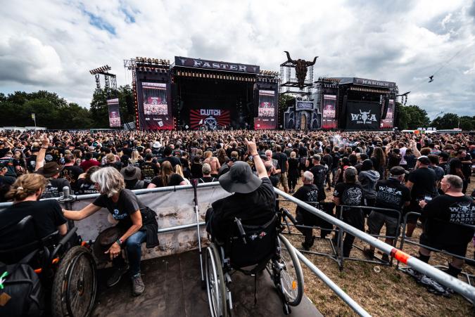 Bild: Rollstuhlpodest auf dem Wacken Open Air 2022
