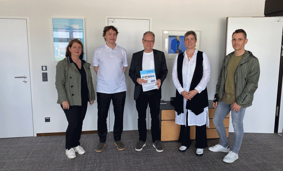 Übergabe des Positionspapiers an den ARD-Vorsitzenden Prof. Dr. Kai Gniffke durch Vertreter der SWR-Klangkörper am 22. Mai in Stuttgart