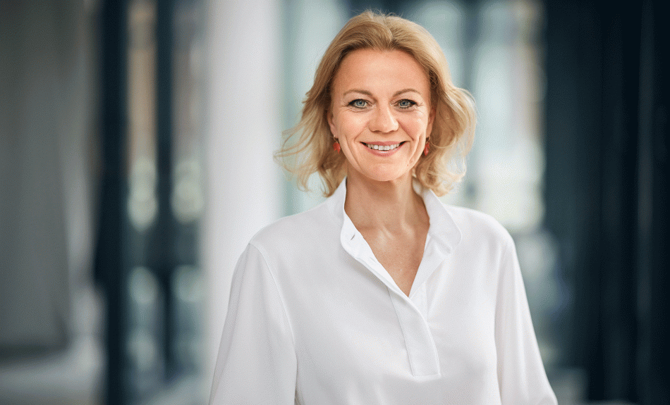 Dr. Monika Staudt