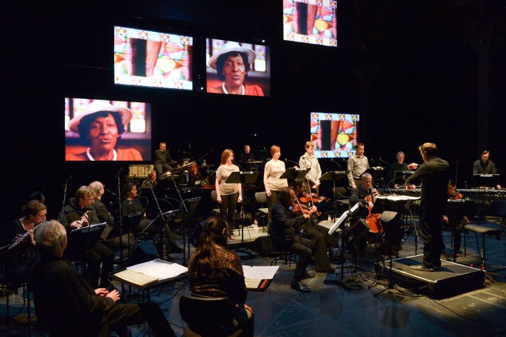 Ensemble Modern im Konzert