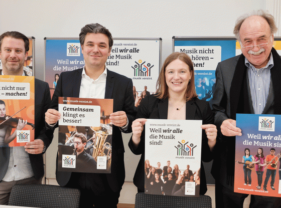 (v.l.n.r.): Felix Desch von der Agentur Colima, Landesmusikrats-Geschäftsführer Etienne Emard, Kulturministerin Katharina Binz und Landesmusikrats-Präsident Peter Stieber
